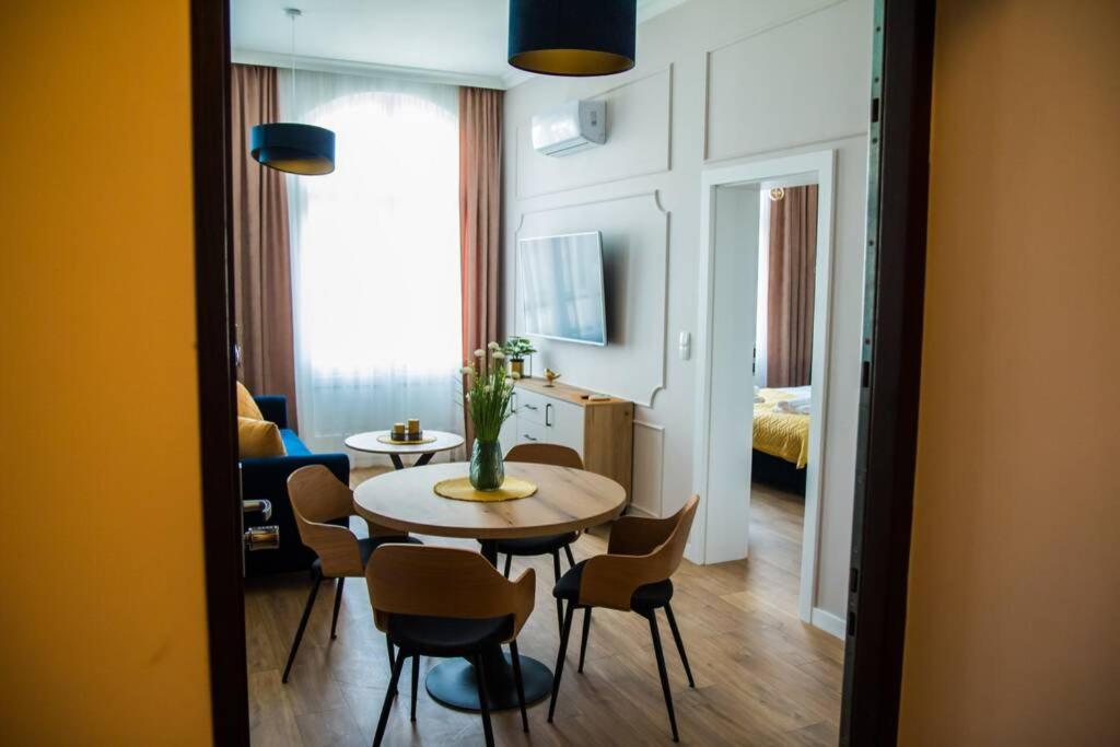 Ferienwohnung Miedziany By Rentoom Thorn Exterior foto